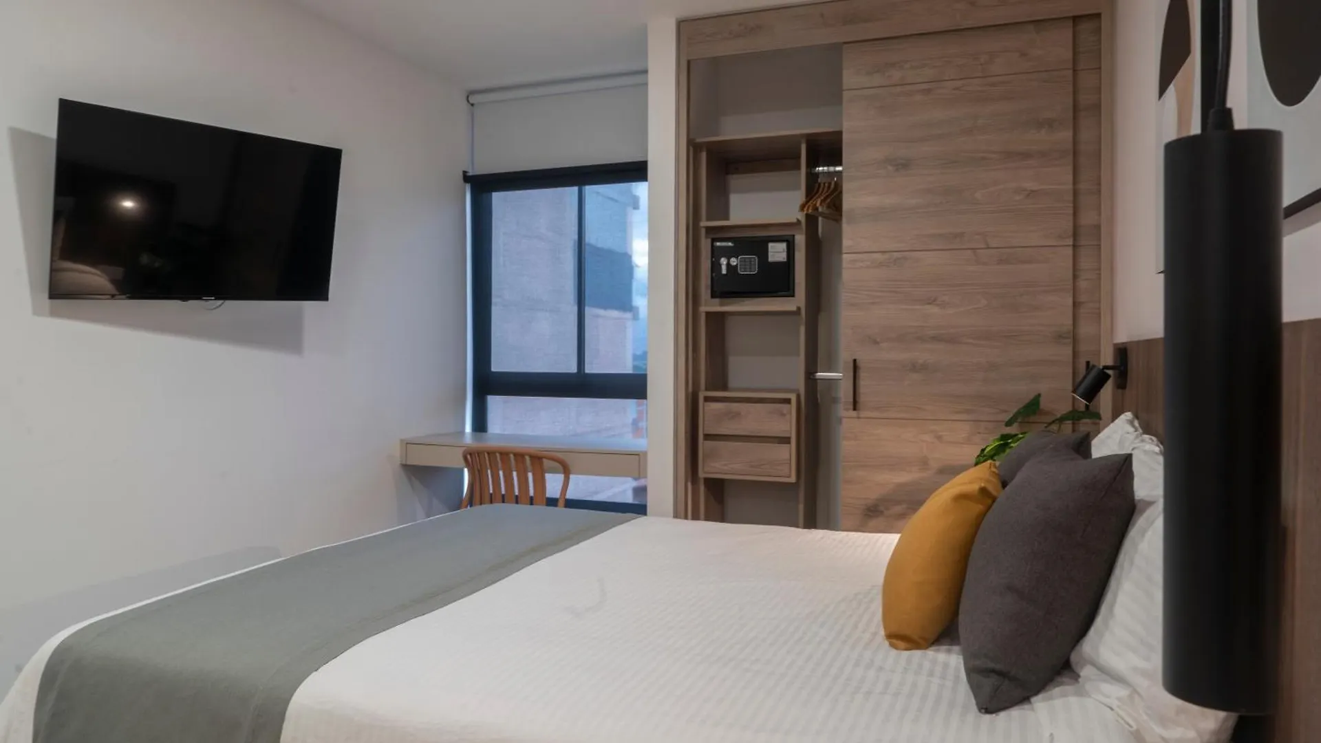 Hotel Molinos Plaza Medellin 0*,  Colombia