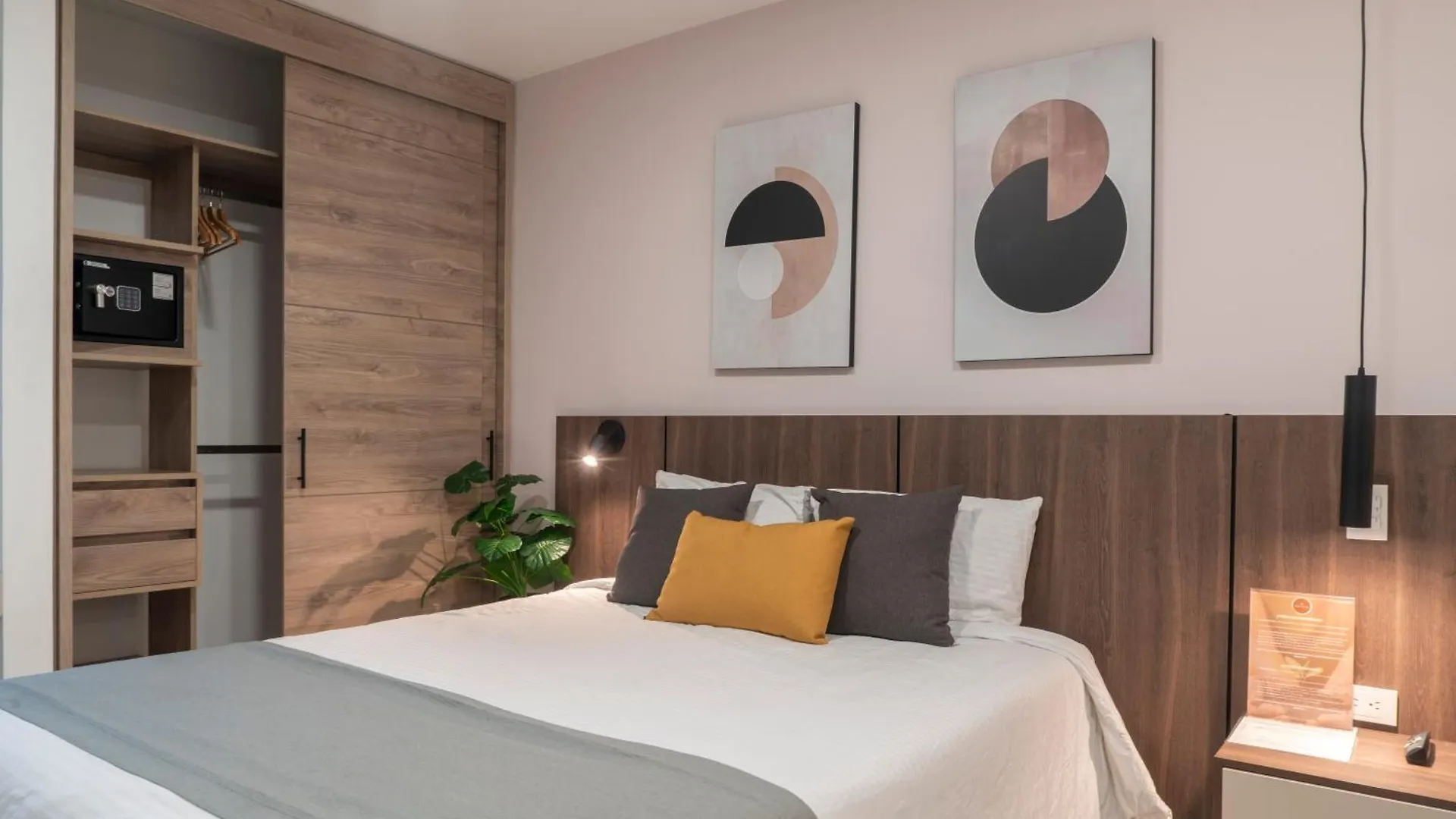Hotel Molinos Plaza Medellin 0*,